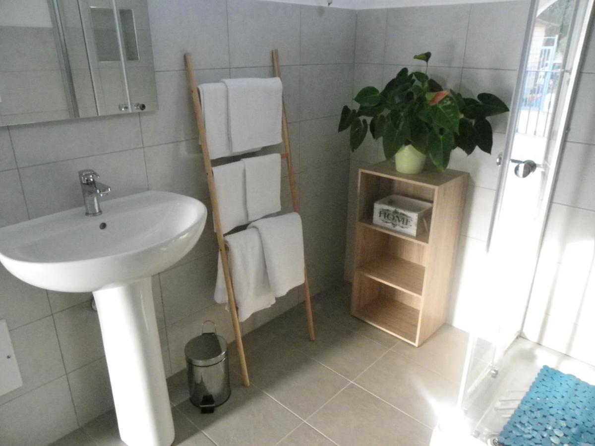 SantʼAnna Arresi B&B And Home Restaurant La Casa Del Pescatore מראה חיצוני תמונה